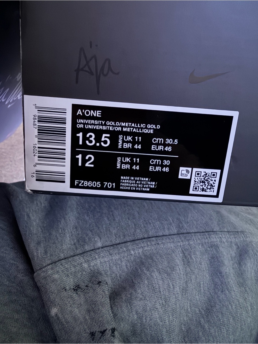 Nike Shoe Size Tag on Yellow Lining